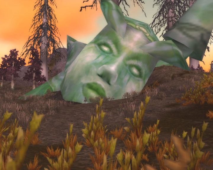alt="queen azshara statue"/>