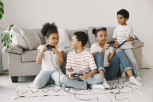 alt="kidsgaming"/>