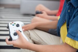 alt="kidsgaming"/>