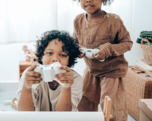 alt="kidsgaming"/>