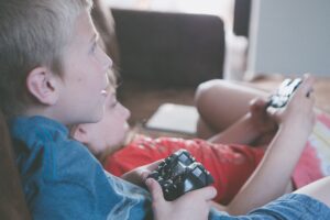 alt="kidsgaming"/>